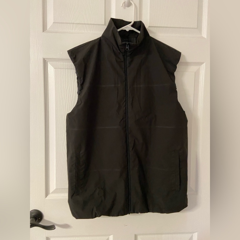 T32a- Black Striped Zip-Up Insulated Windbreaker Vest